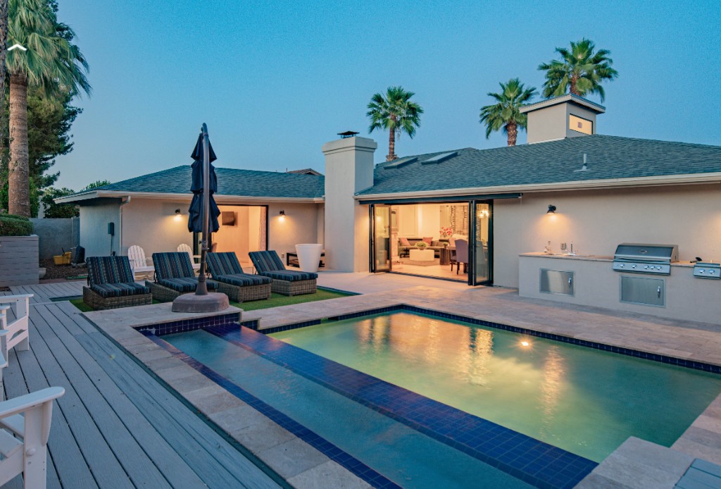 San Salvador — pool, spa, and twilight exterior VR tour preview